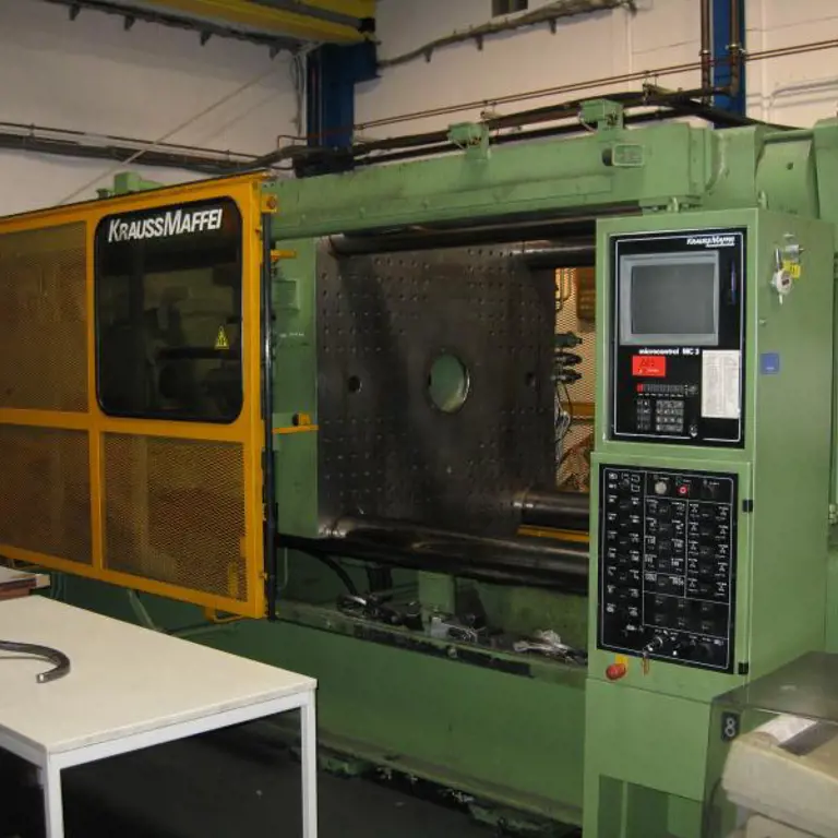 injection moulding machine Krauss Maffei KM 1000-500 A