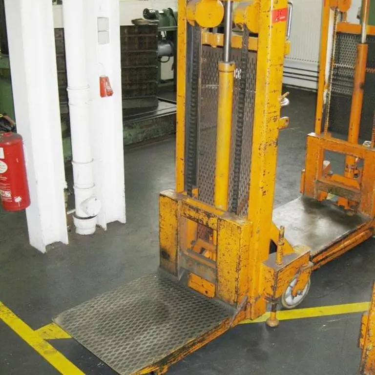 platform forklift