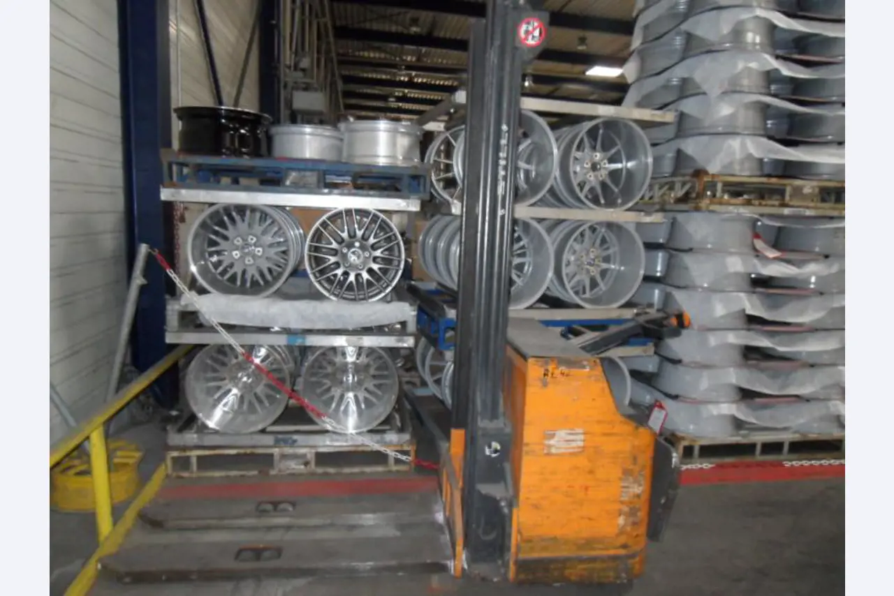 Máquinas de fundición de baja presión-6