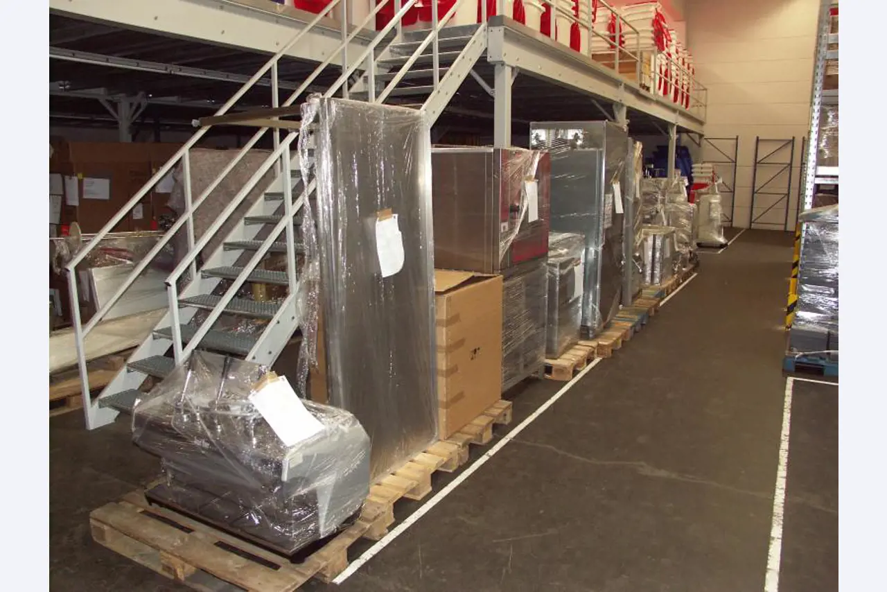 hochwertiges Gastro-, Backshop- und Kantinenequipment
-10