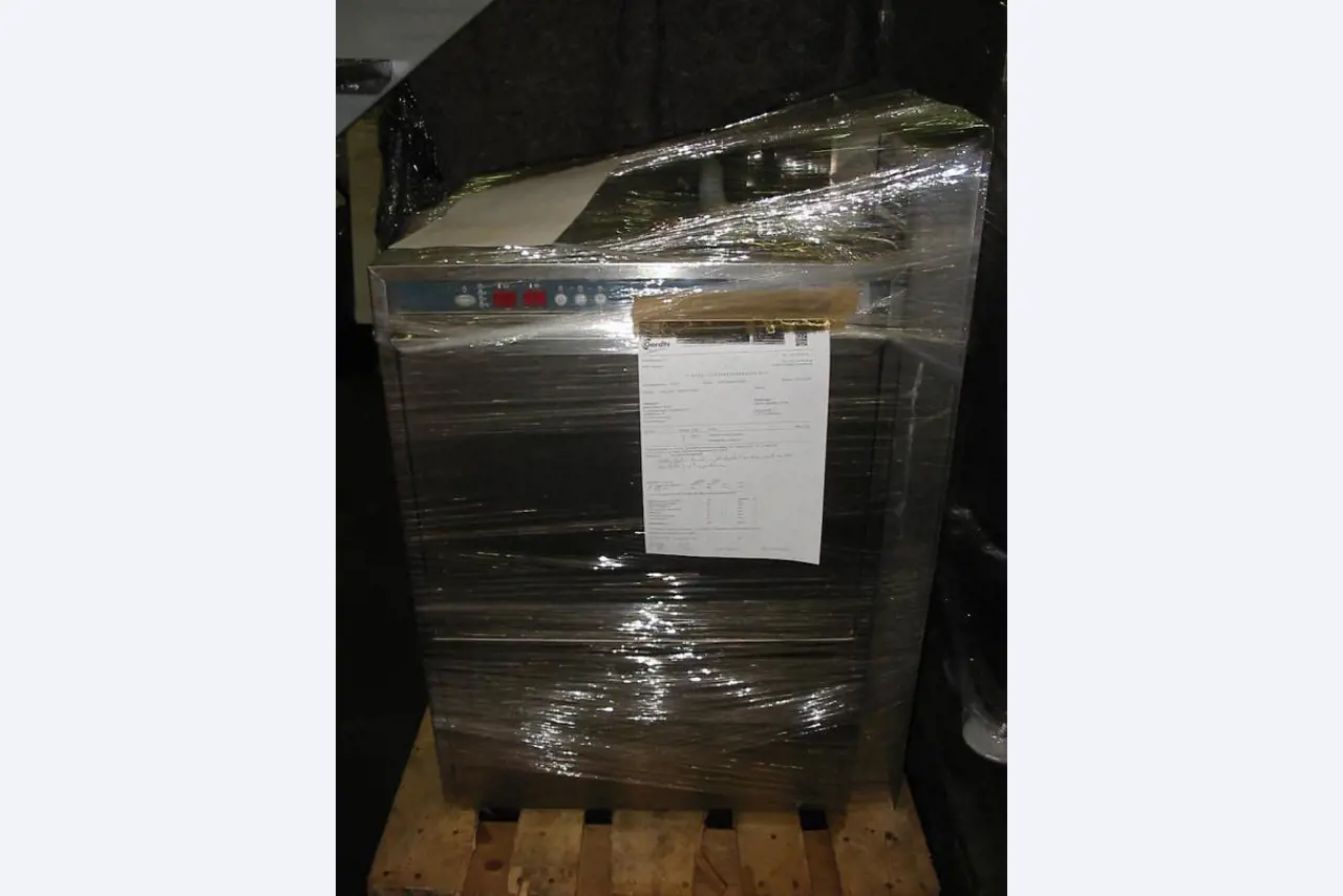 hochwertiges Gastro-, Backshop- und Kantinenequipment
-27