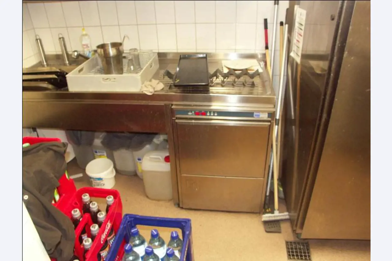 hochwertiges Gastro-, Backshop- und Kantinenequipment
-6