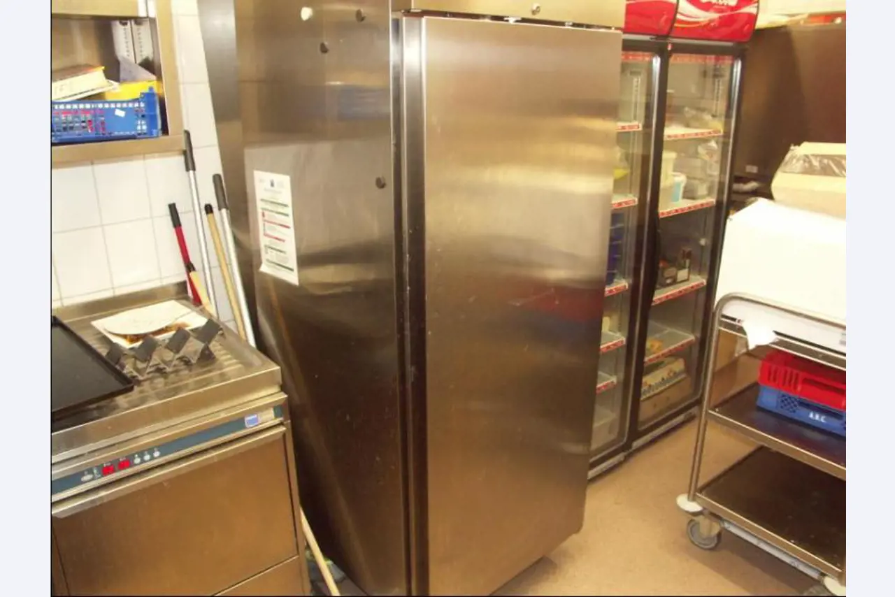 hochwertiges Gastro-, Backshop- und Kantinenequipment
-7