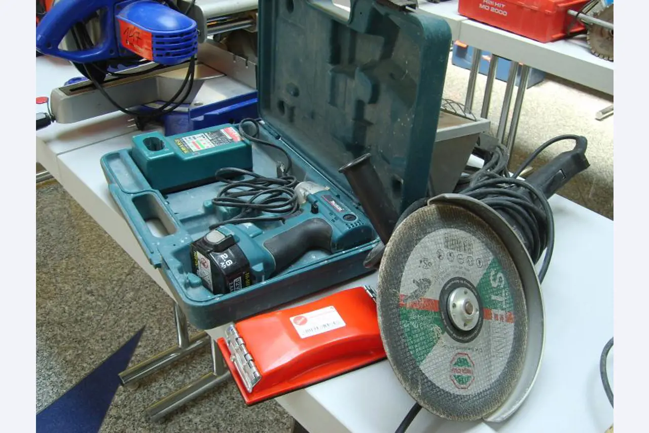 Kenngott International GmbH & Co. KG<br>und Zusatzaufträge-1