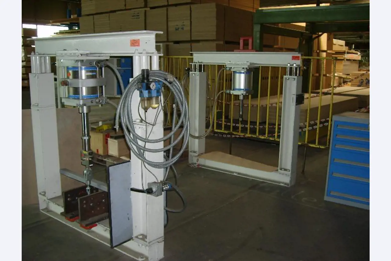 Kenngott International GmbH & Co. KG<br>and additional orders-1