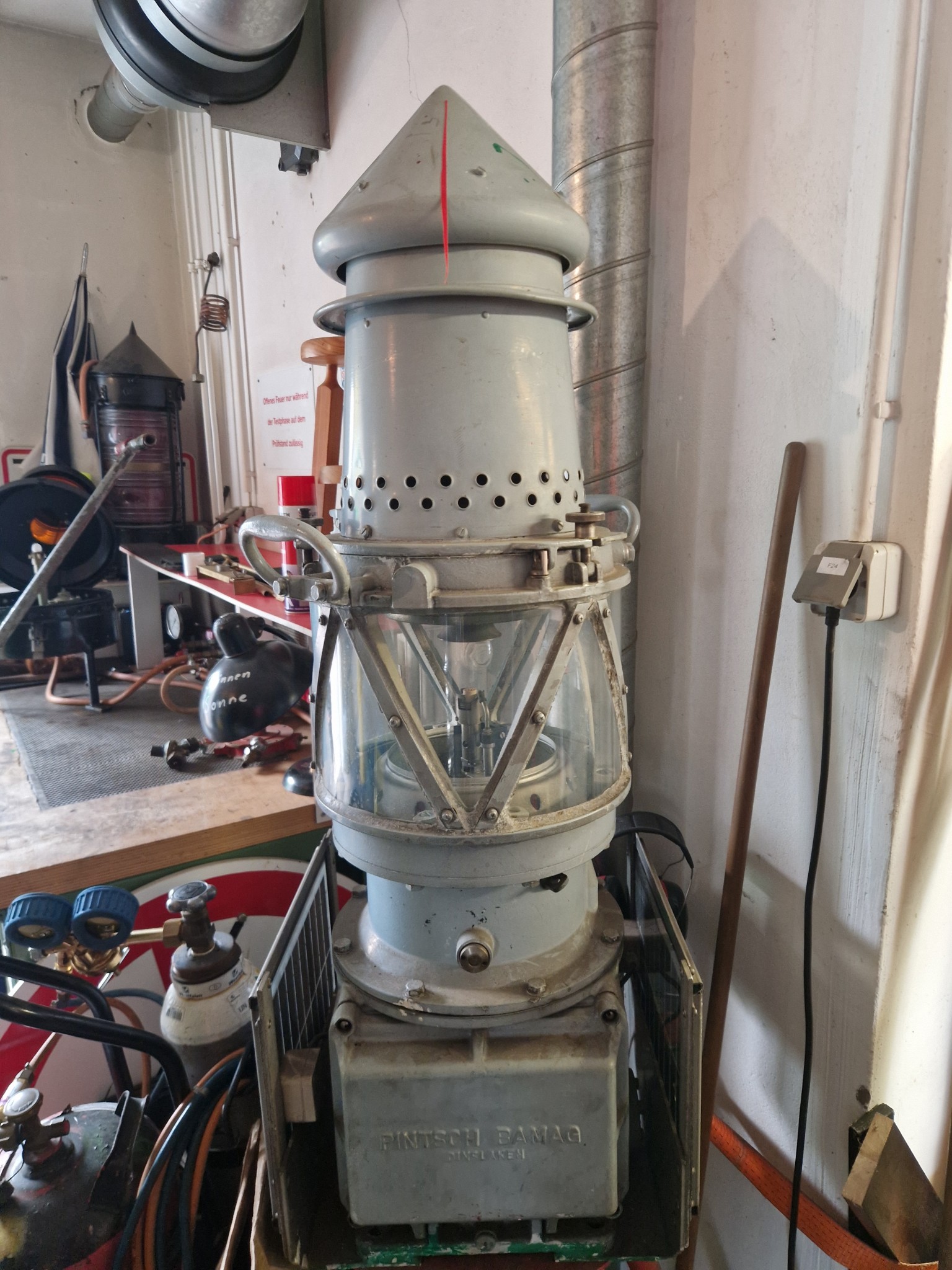 historische Gaslaternen aus dem Hafenumfeld-1