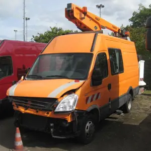 Machine de travail automotrice Camion avec plate-forme de levage/accident IVECO C 50 V/ 50 C 15 V DPF