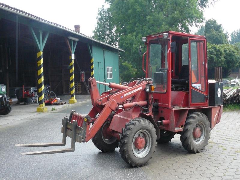 well-maintained Vessel Ice boat/ tug<br>"Hugo Lentz"-1