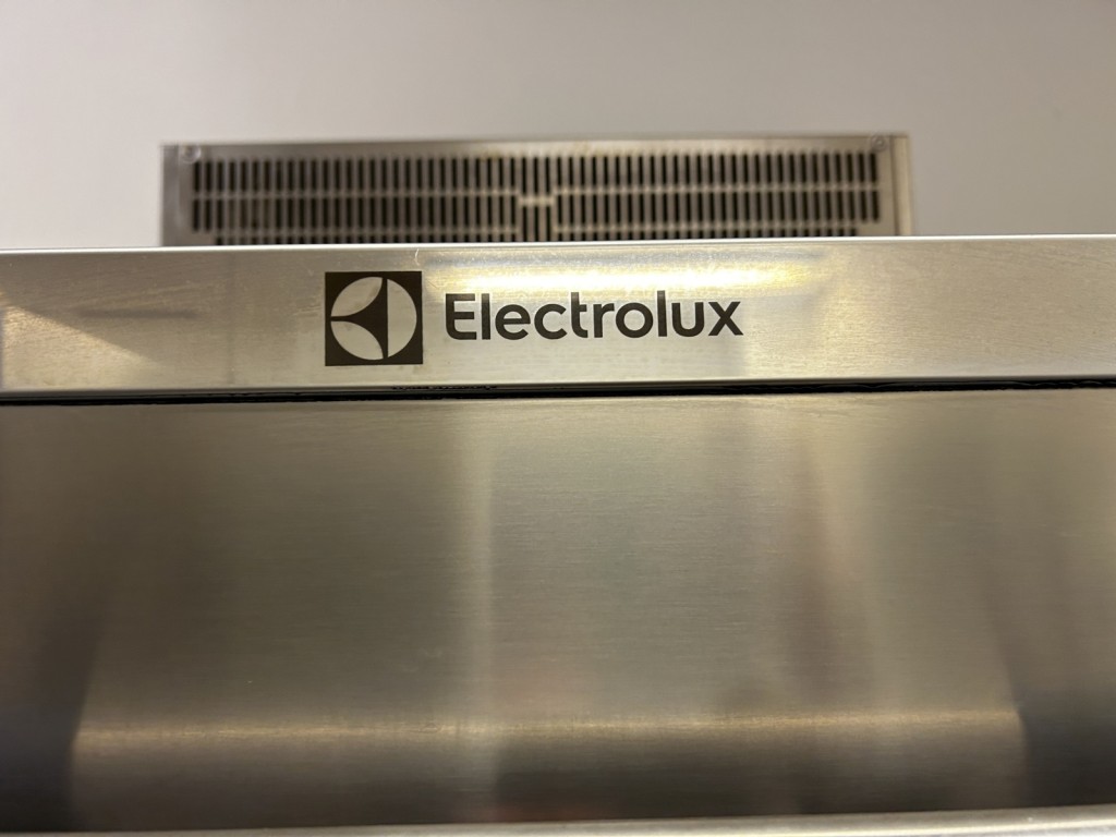 div. Kantineneinrichtung sowie Werkstattzubehör aus dem Hafenumfeld-4