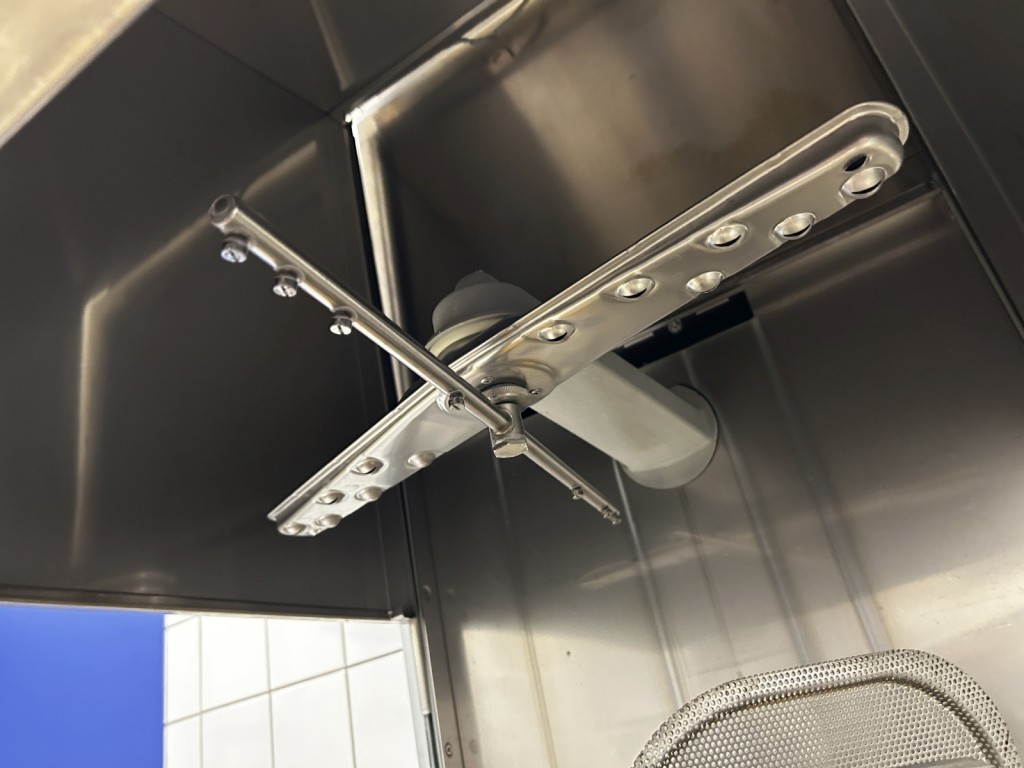 div. Kantineneinrichtung sowie Werkstattzubehör aus dem Hafenumfeld-5