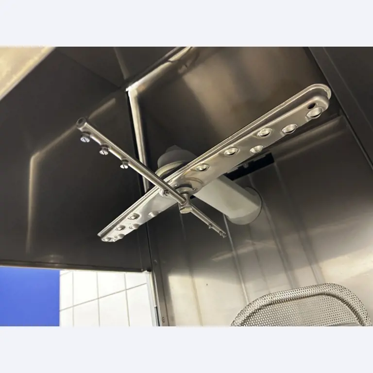 Različna oprema za menze in delavnice z območja pristanišča-5