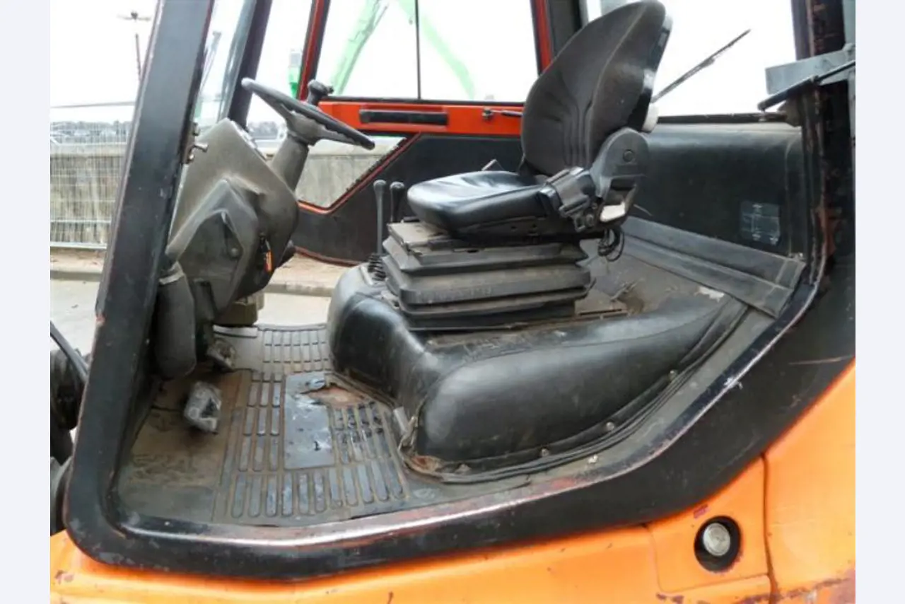 well-maintained Vessel Ice boat/ tug<br>"Hugo Lentz"-12