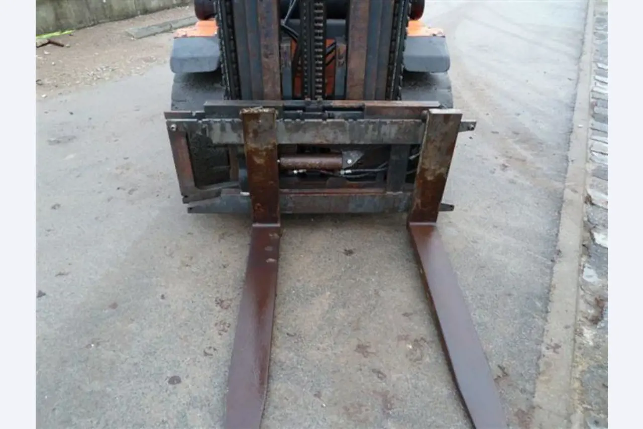 well-maintained Vessel Ice boat/ tug<br>"Hugo Lentz"-7