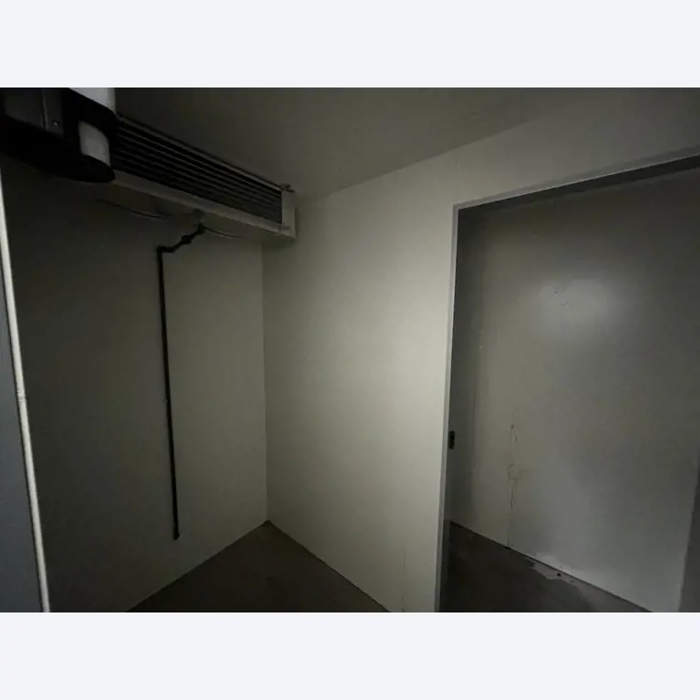 Različna oprema za menze in delavnice z območja pristanišča-3