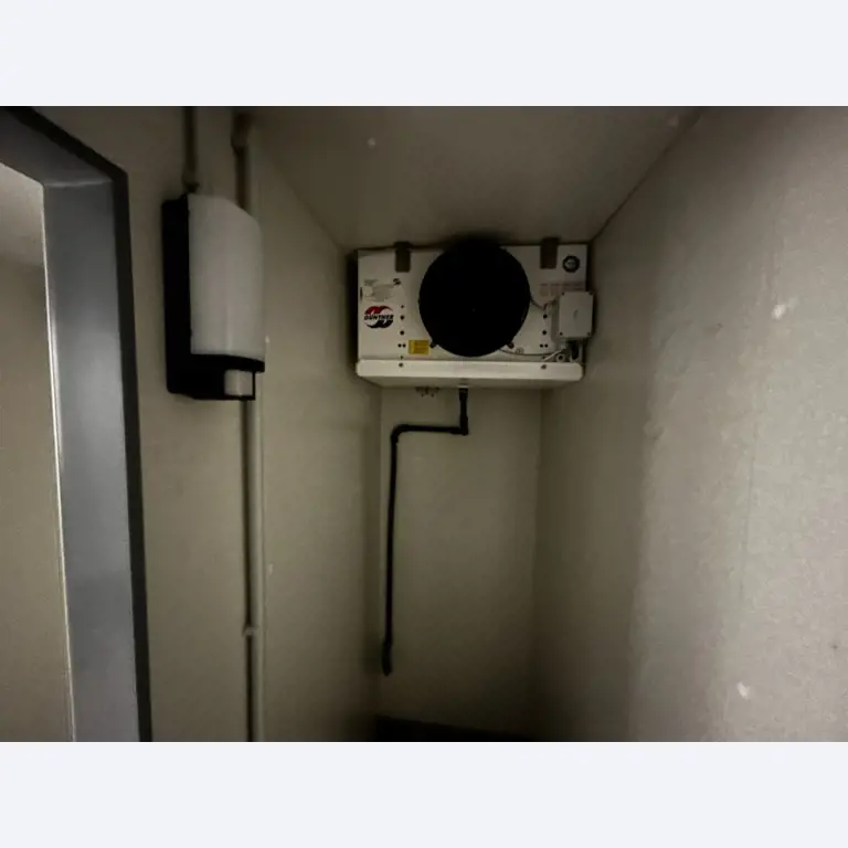 Različna oprema za menze in delavnice z območja pristanišča-5