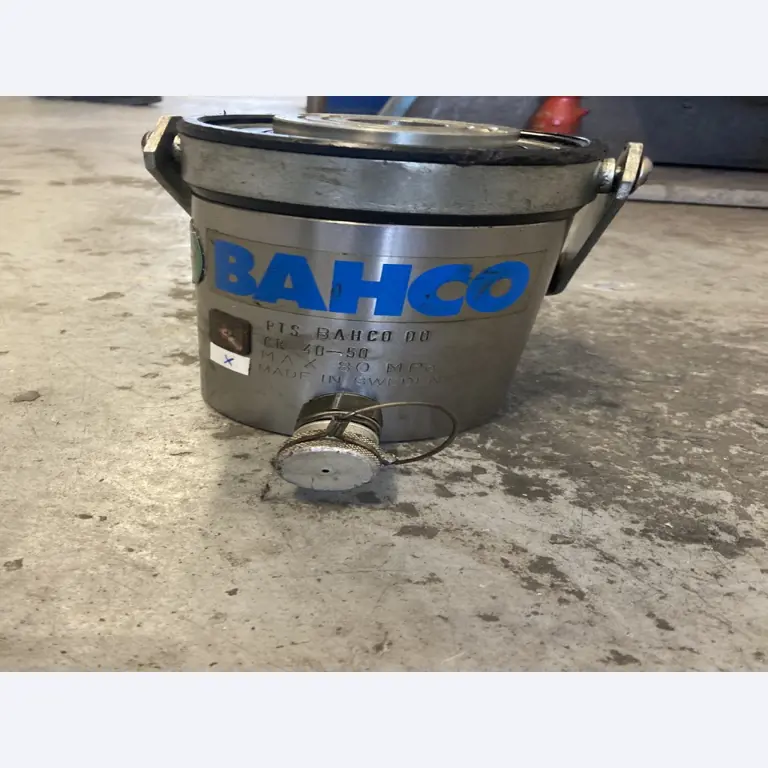 Werkstatt/ Klempnereinrichtung aus dem Hafenumfeld-1