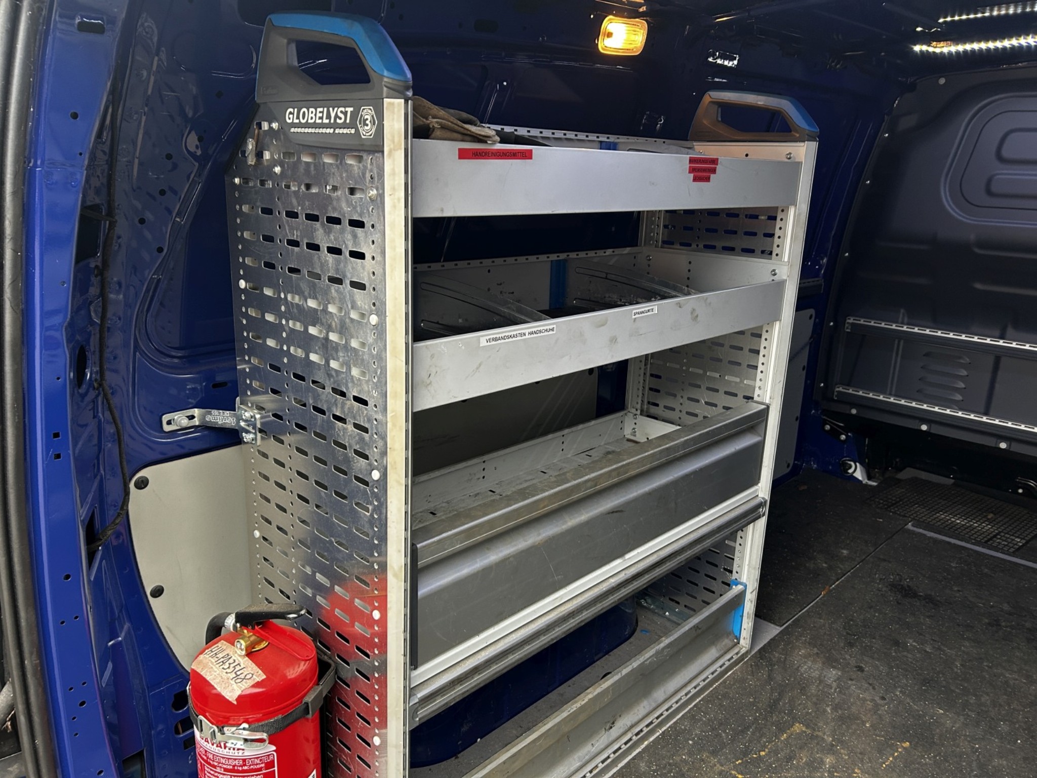 div. Kantineneinrichtung sowie Werkstattzubehör aus dem Hafenumfeld-15