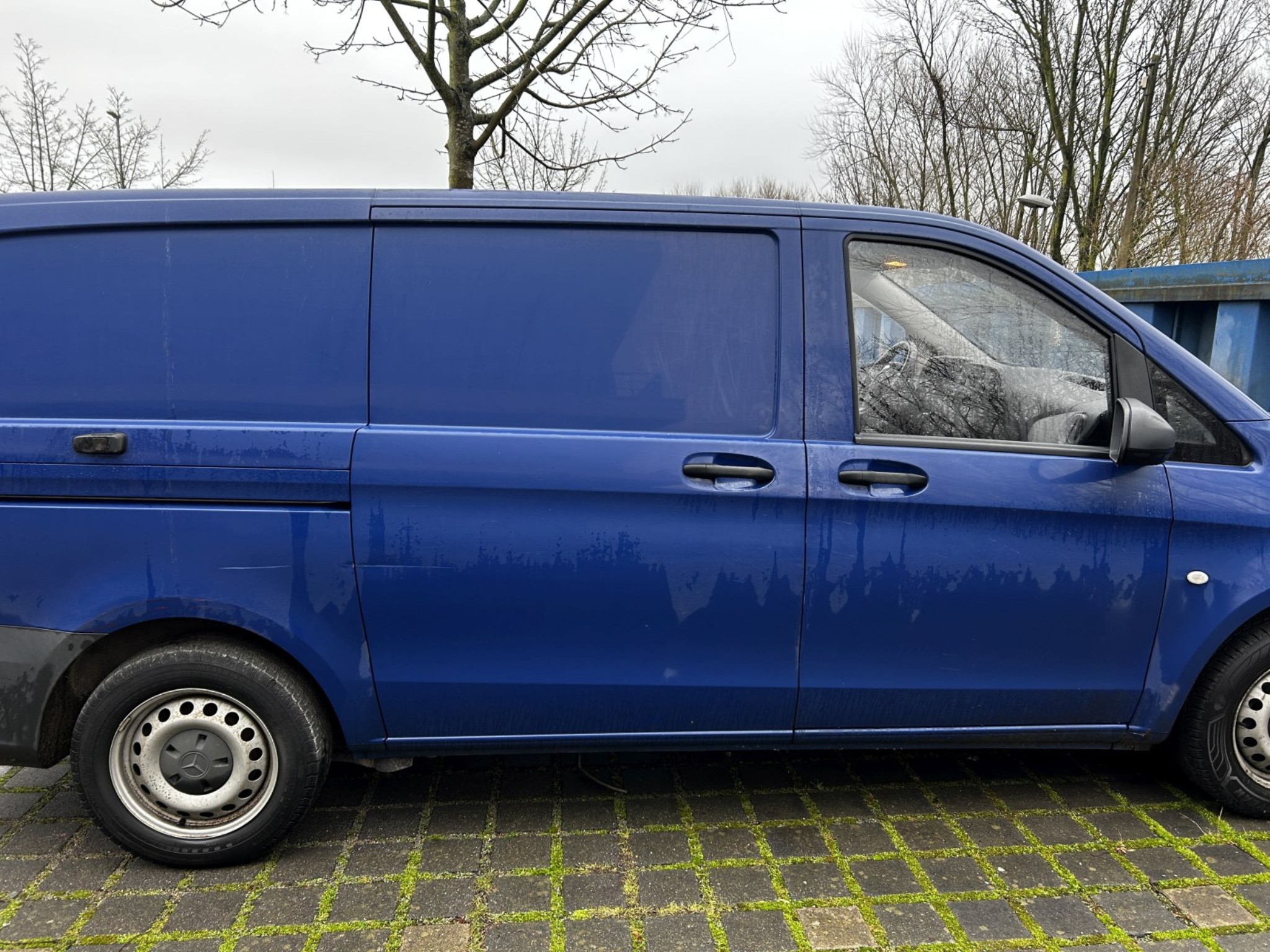 div. Kantineneinrichtung sowie Werkstattzubehör aus dem Hafenumfeld-4