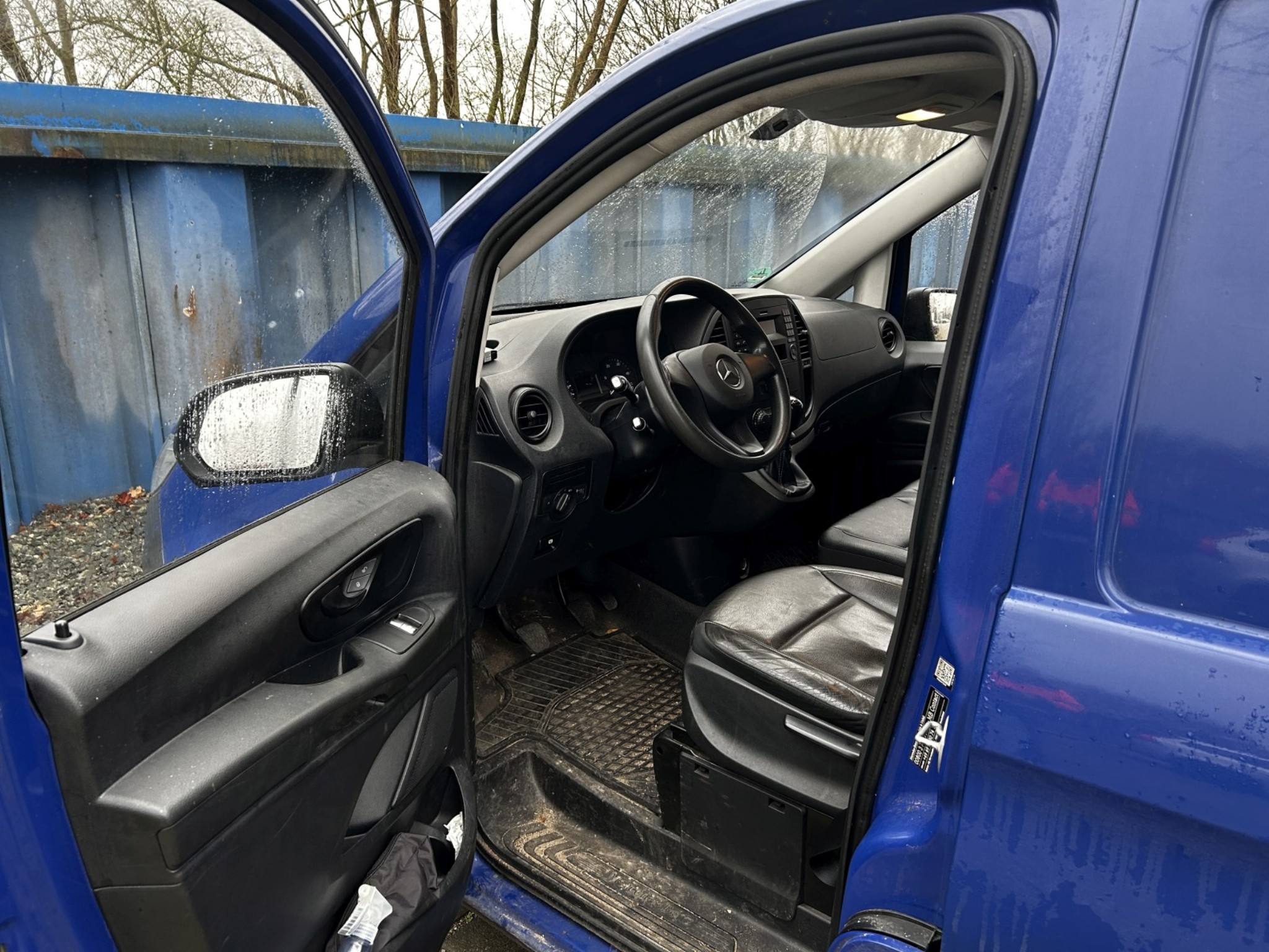 div. Kantineneinrichtung sowie Werkstattzubehör aus dem Hafenumfeld-9