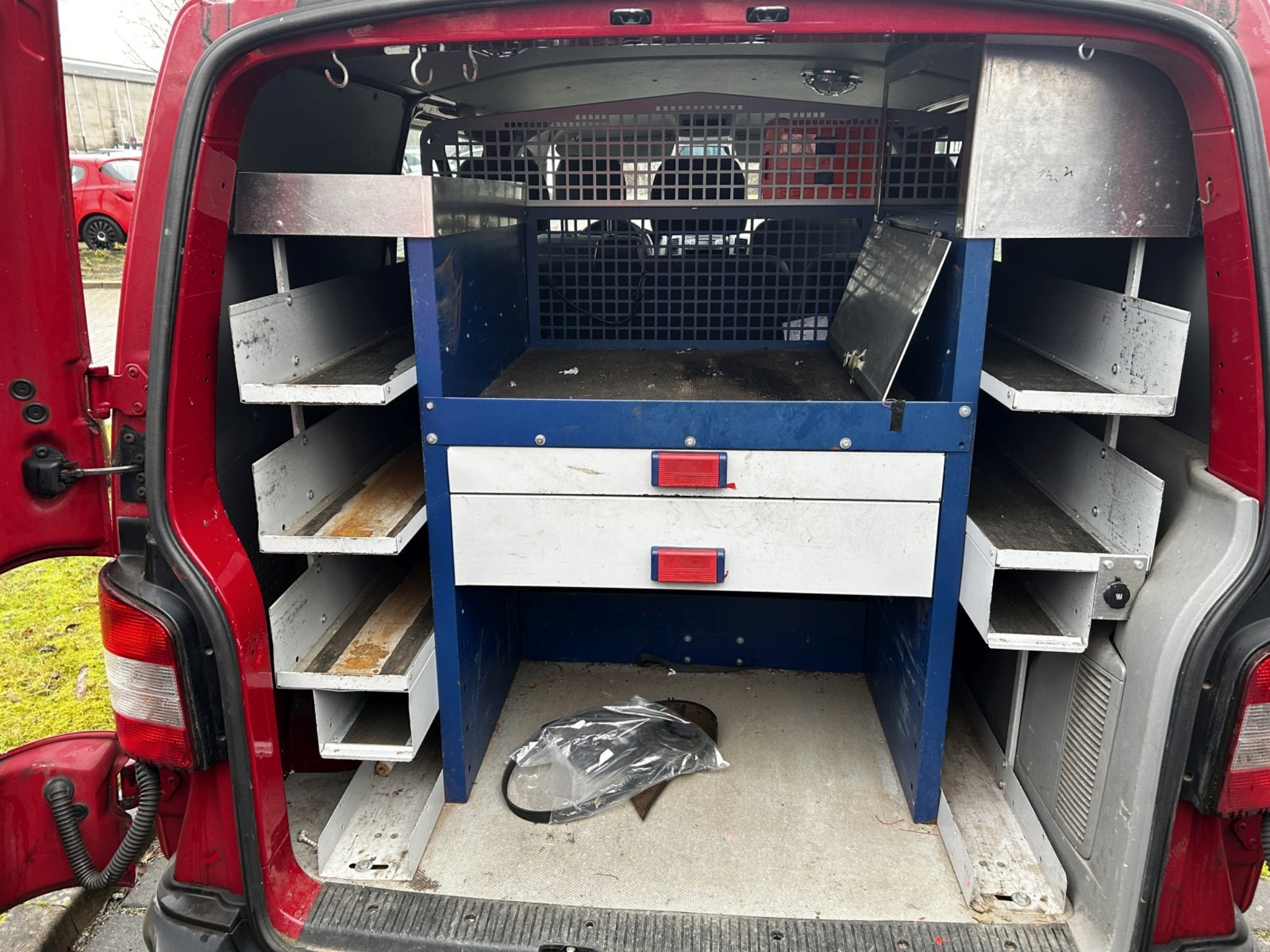 div. Kantineneinrichtung sowie Werkstattzubehör aus dem Hafenumfeld-17