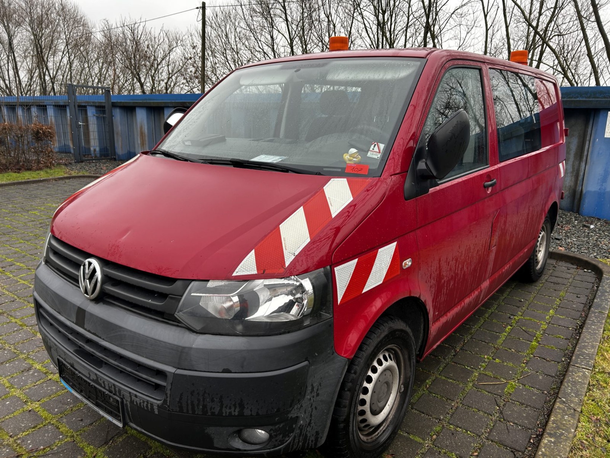 div. Kantineneinrichtung sowie Werkstattzubehör aus dem Hafenumfeld-1