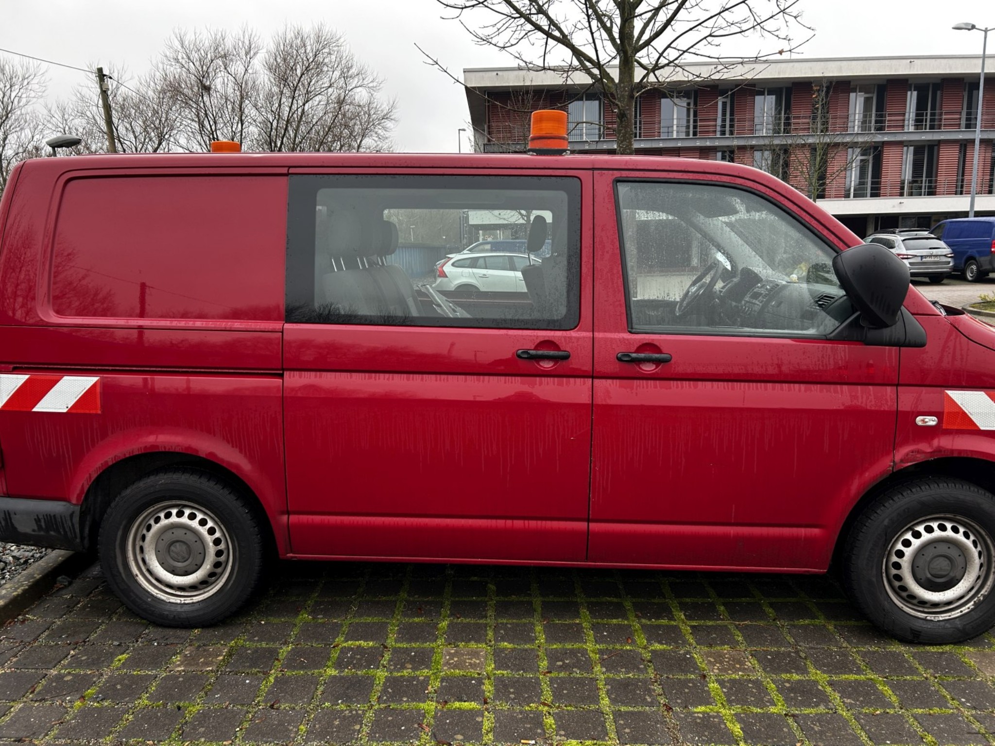 div. Kantineneinrichtung sowie Werkstattzubehör aus dem Hafenumfeld-4