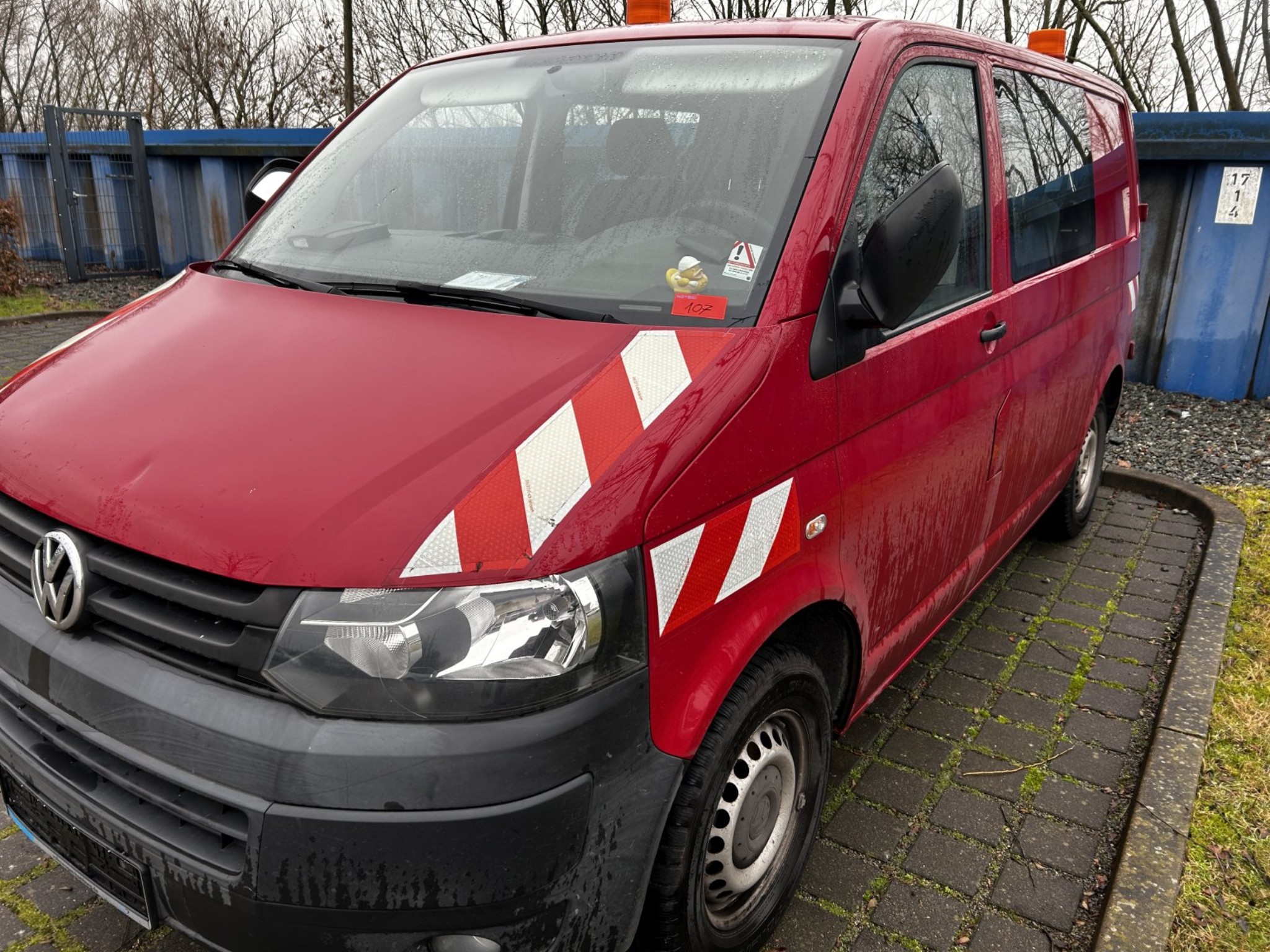 div. Kantineneinrichtung sowie Werkstattzubehör aus dem Hafenumfeld-9