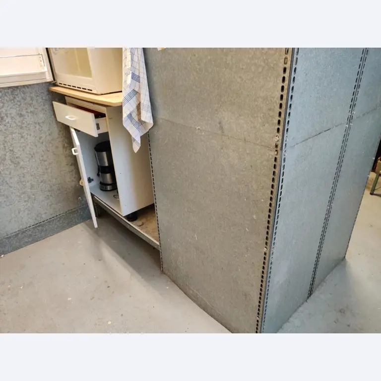 Werkstatt/ Klempnereinrichtung aus dem Hafenumfeld-14