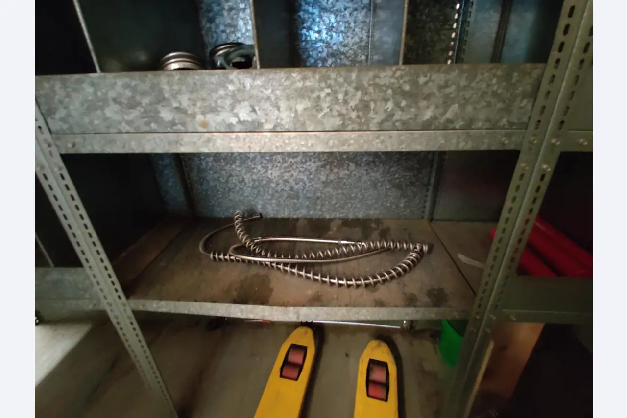 Werkstatt/ Klempnereinrichtung aus dem Hafenumfeld-2