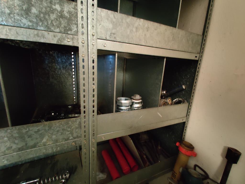 Werkstatt/ Klempnereinrichtung aus dem Hafenumfeld-5