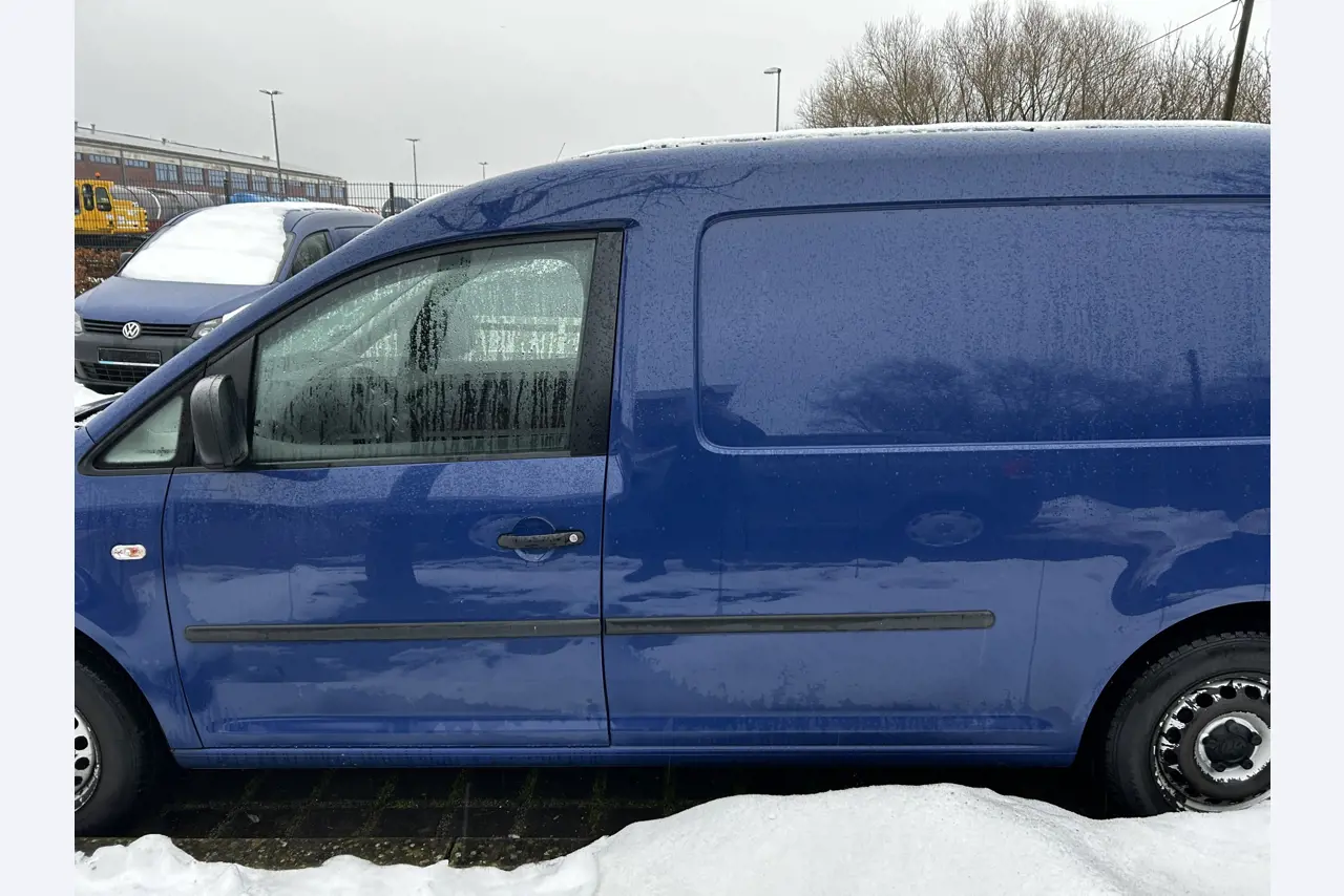 gepflegte Fahrzeuge aus dem Hafenumfeld-10