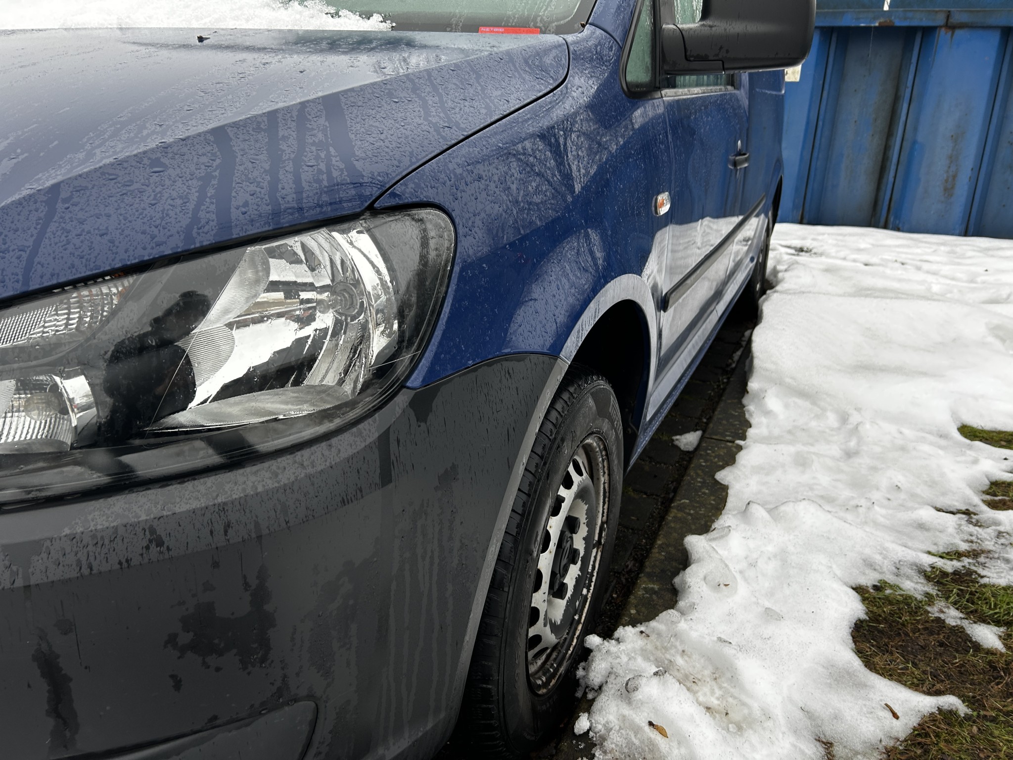 gepflegte Fahrzeuge aus dem Hafenumfeld-11