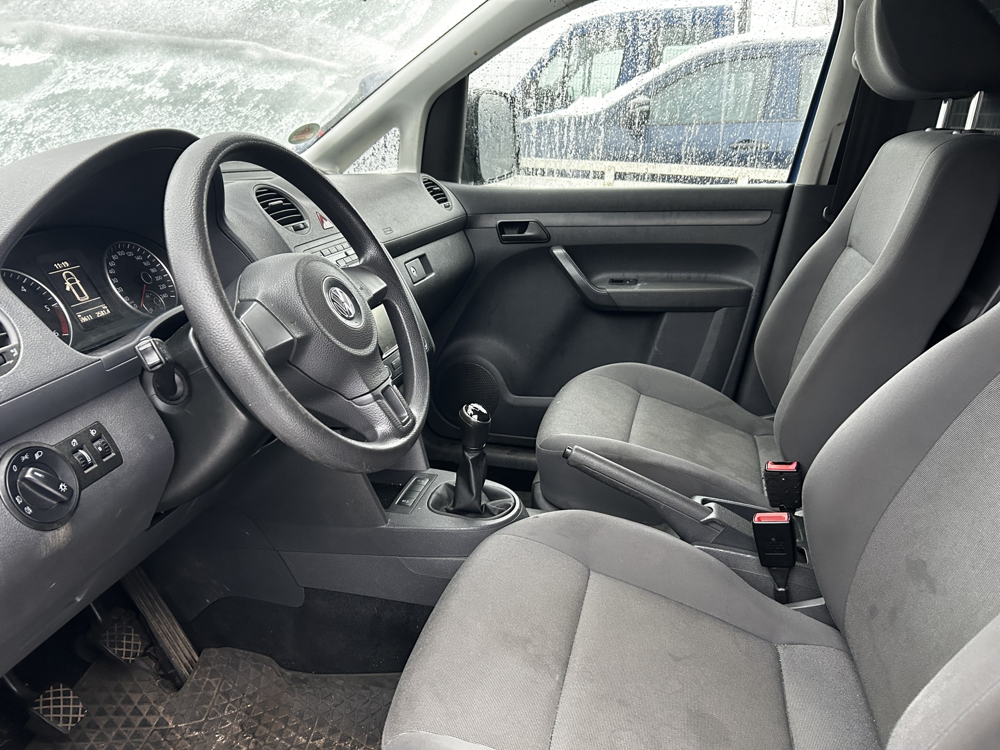 gepflegte Fahrzeuge aus dem Hafenumfeld-13