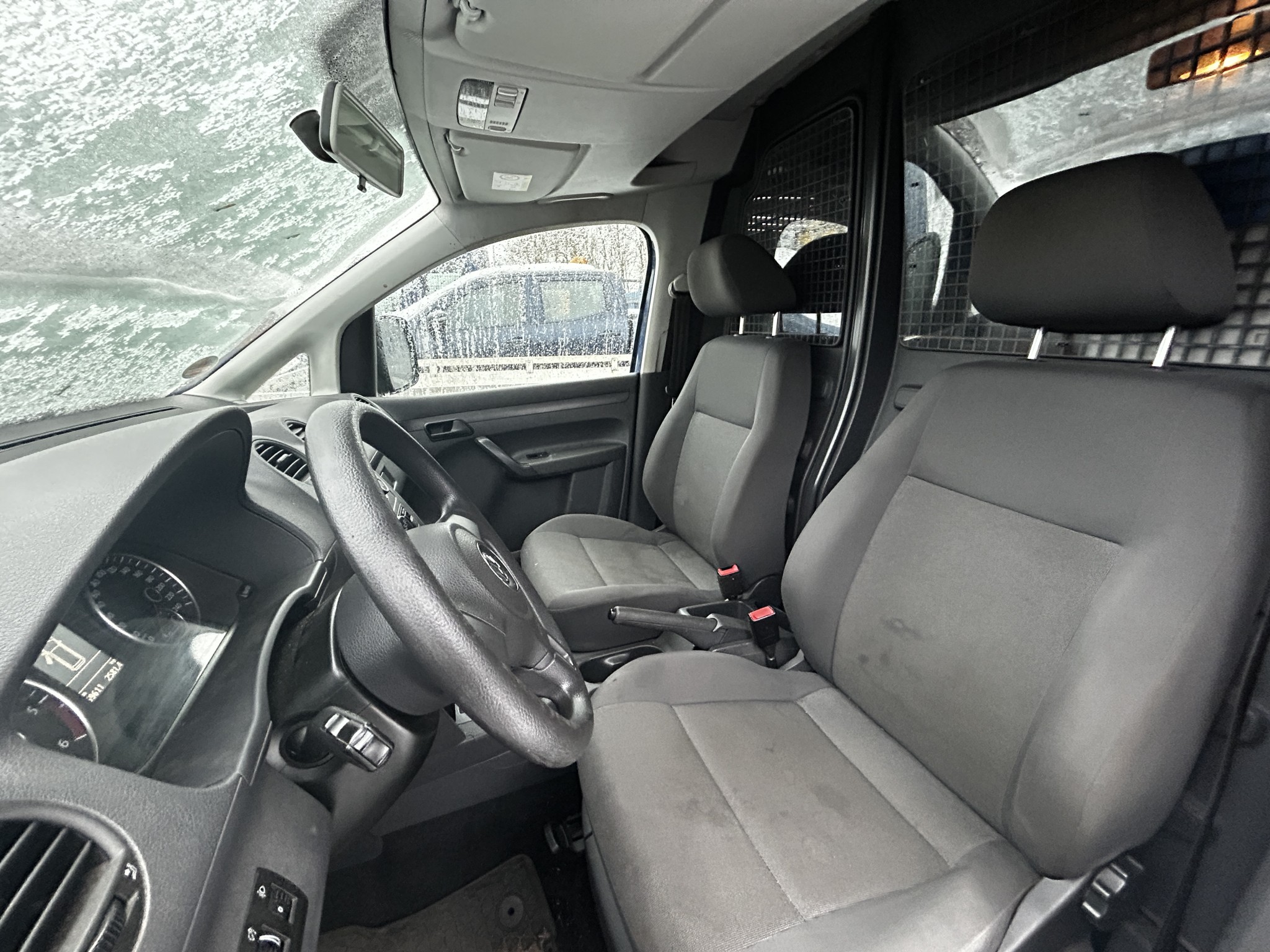 gepflegte Fahrzeuge aus dem Hafenumfeld-15