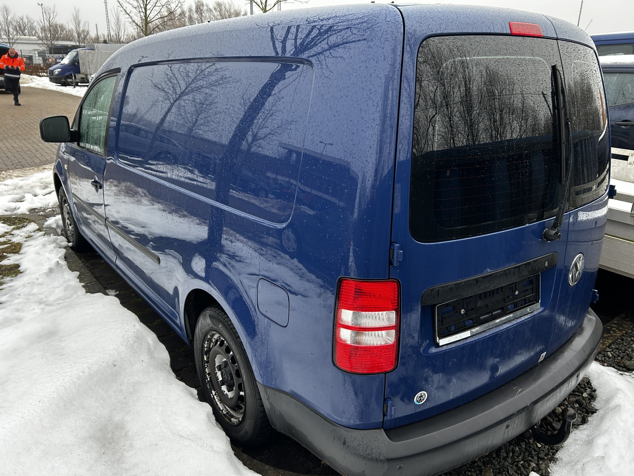 gepflegte Fahrzeuge aus dem Hafenumfeld-8