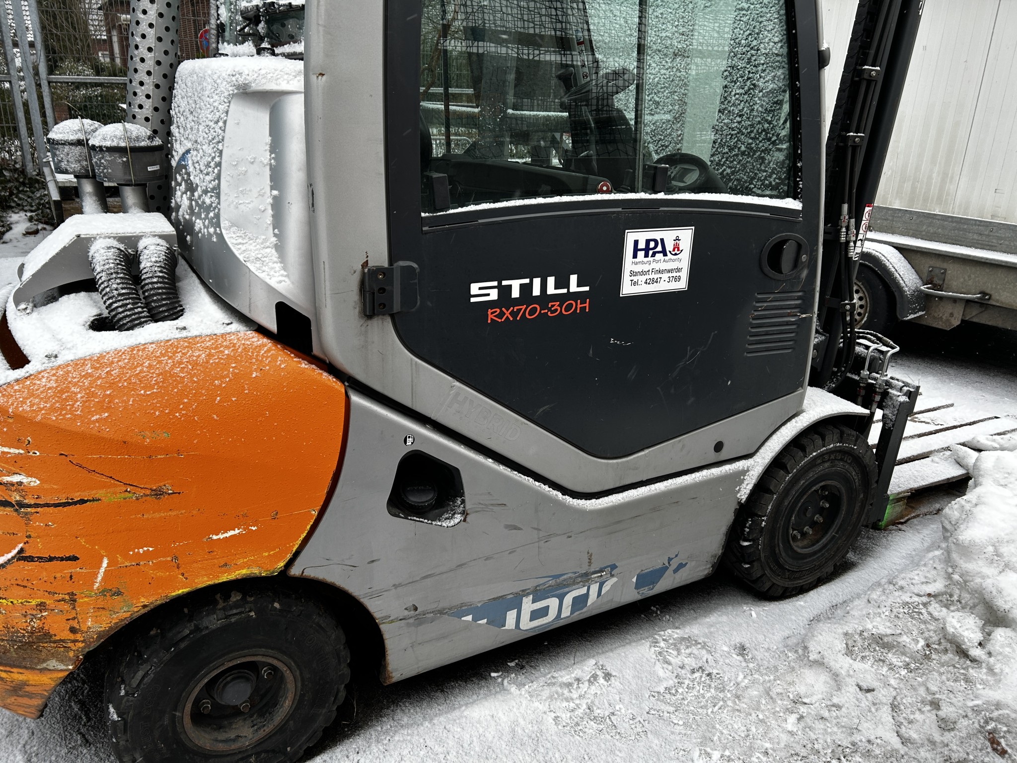 Dieselstapler sowie Radbagger mit Teleskoparm-11