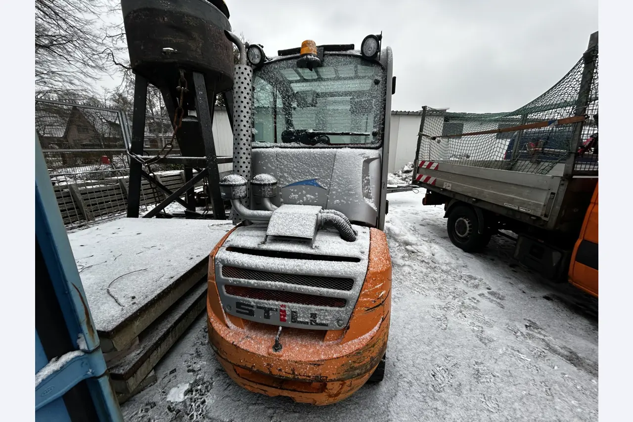 Dieselstapler sowie Radbagger mit Teleskoparm-15
