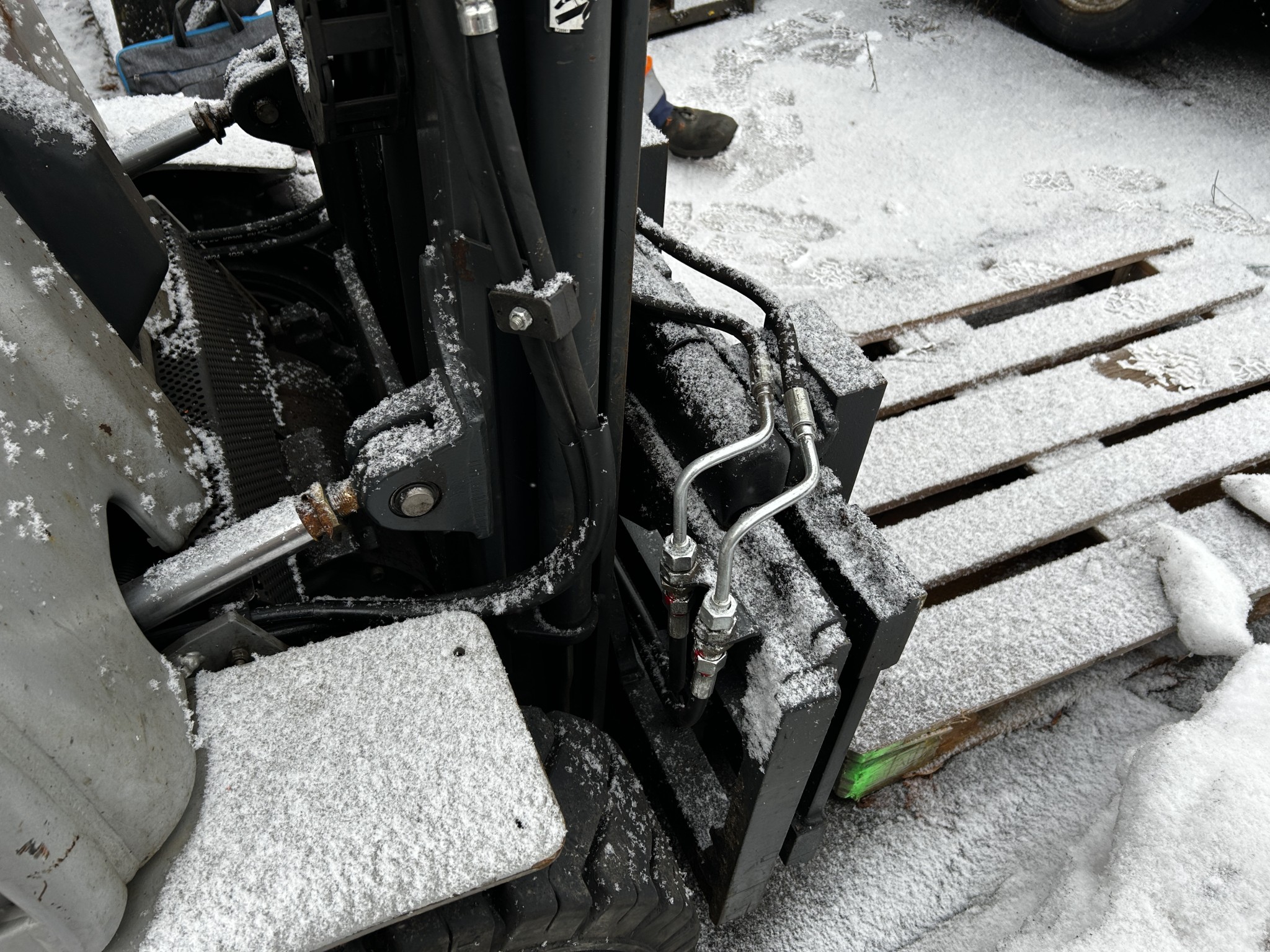 Dieselstapler sowie Radbagger mit Teleskoparm-18