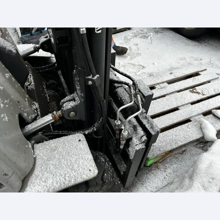 Dieselstapler sowie Radbagger mit Teleskoparm-18