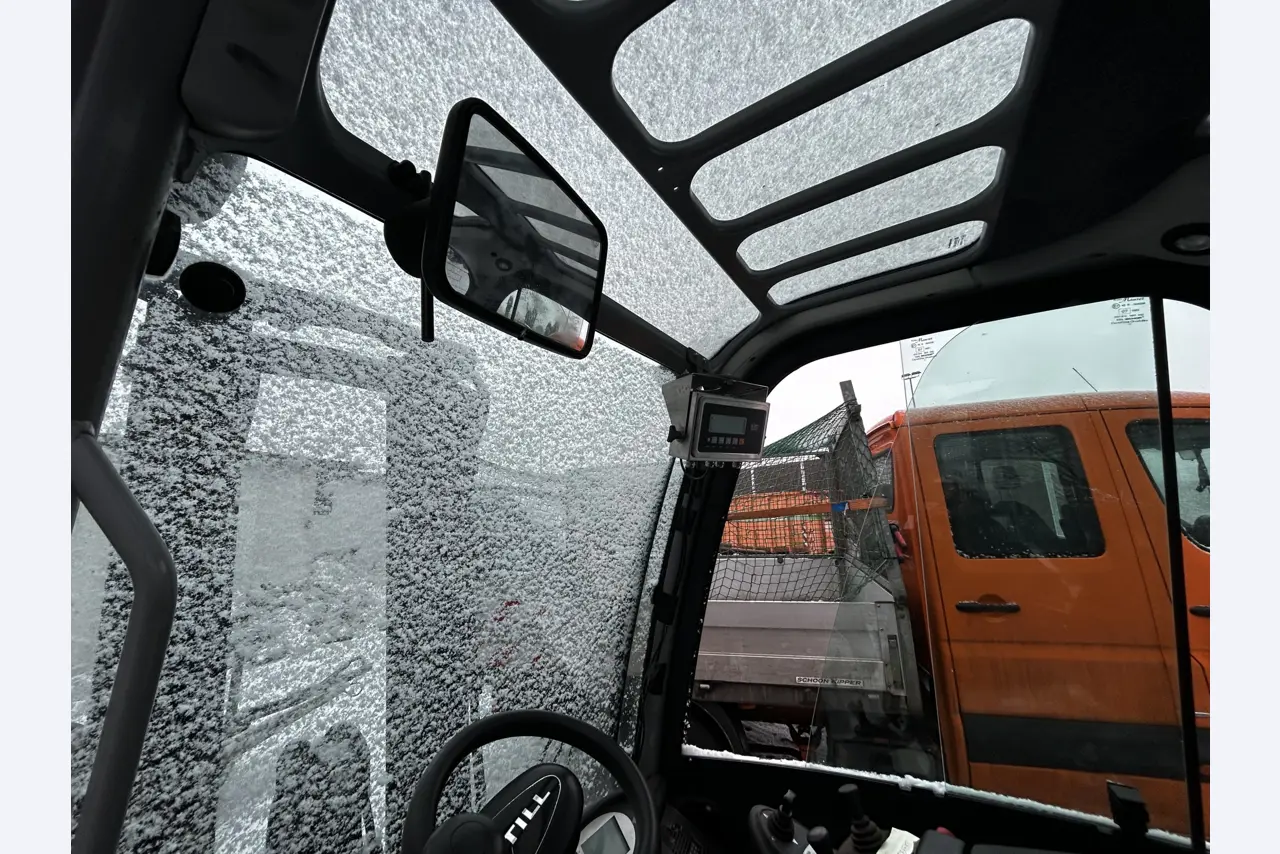 Dieselstapler sowie Radbagger mit Teleskoparm-24