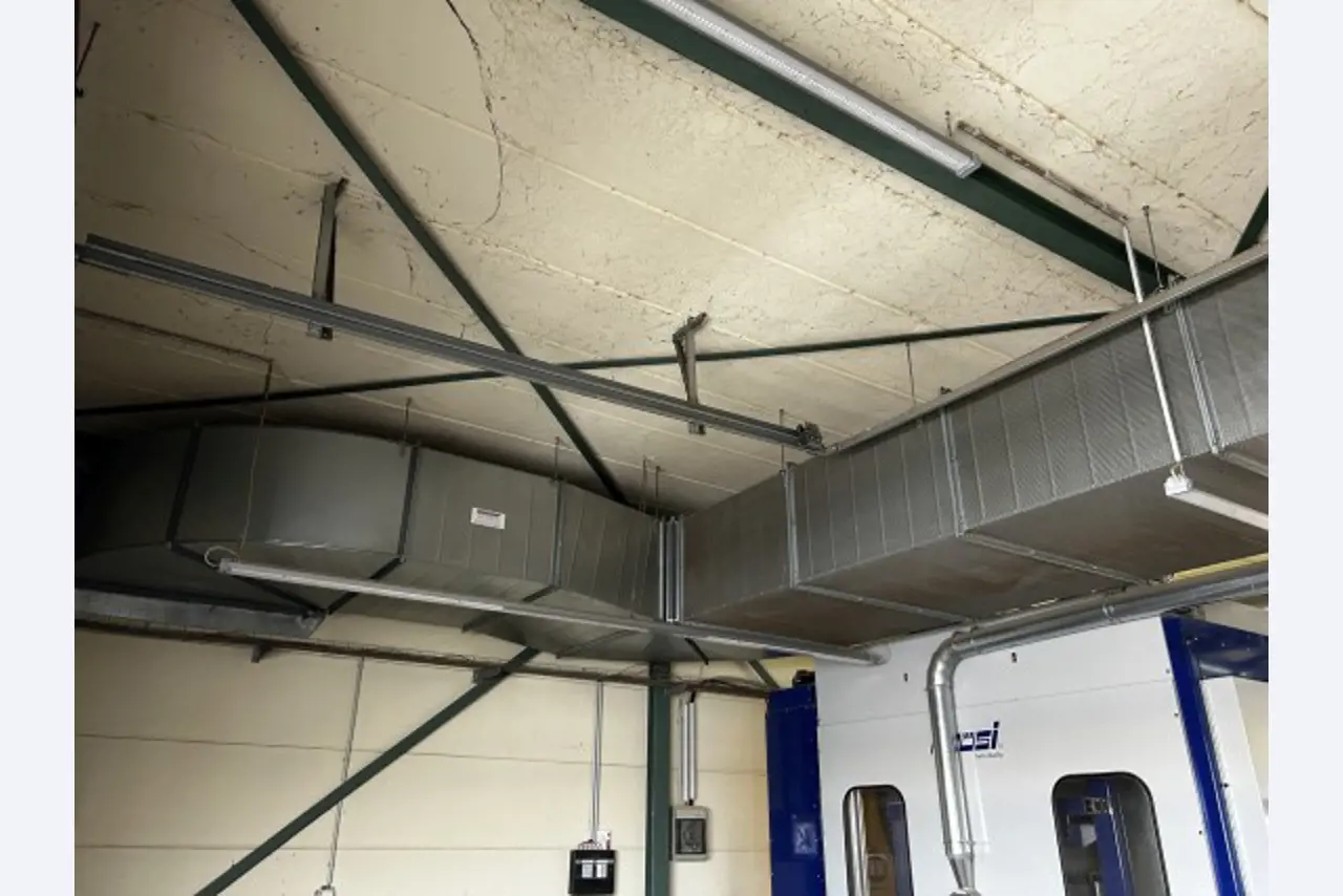 Working ship (direction finding boat) "Deepenschriewer IV" <br>and living barge "WS 3"-11