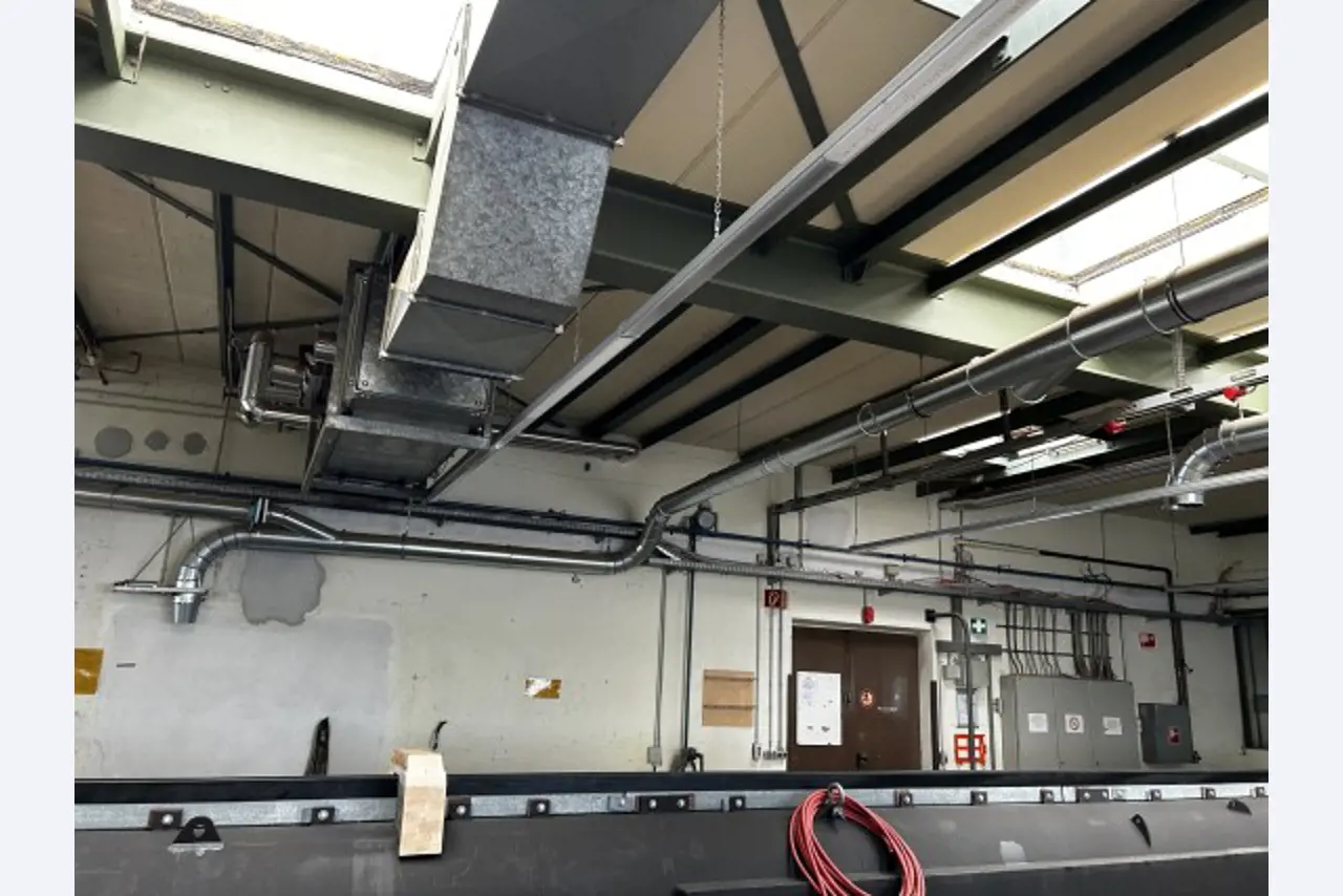 Working ship (direction finding boat) "Deepenschriewer IV" <br>and living barge "WS 3"-13