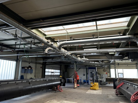 Working ship (direction finding boat) "Deepenschriewer IV" <br>and living barge "WS 3"-15