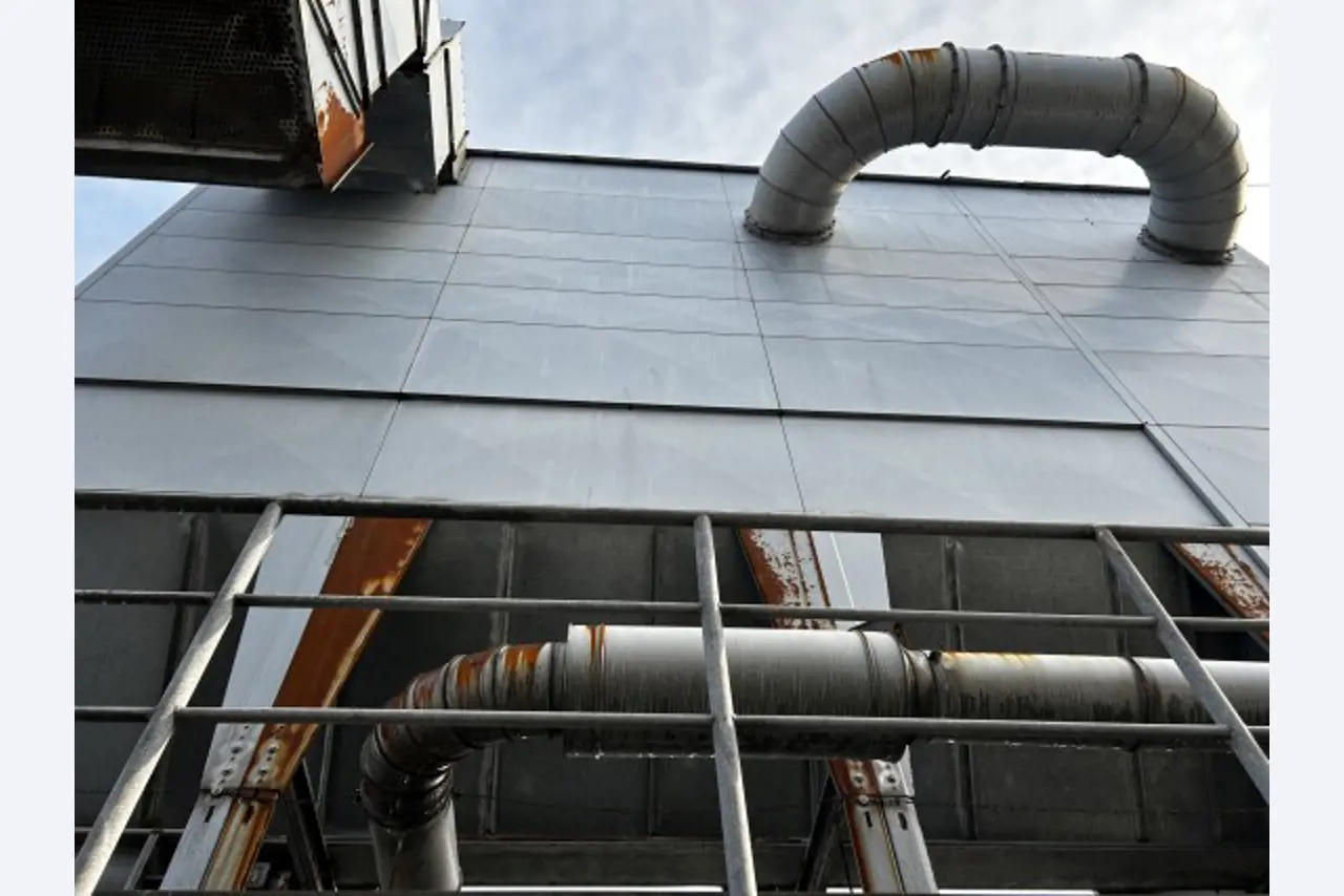 Working ship (direction finding boat) "Deepenschriewer IV" <br>and living barge "WS 3"-6