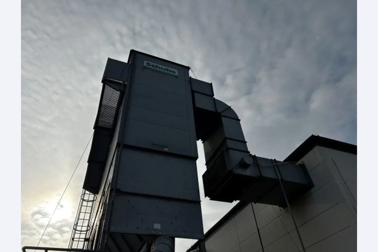 Working ship (direction finding boat) "Deepenschriewer IV" <br>and living barge "WS 3"-7