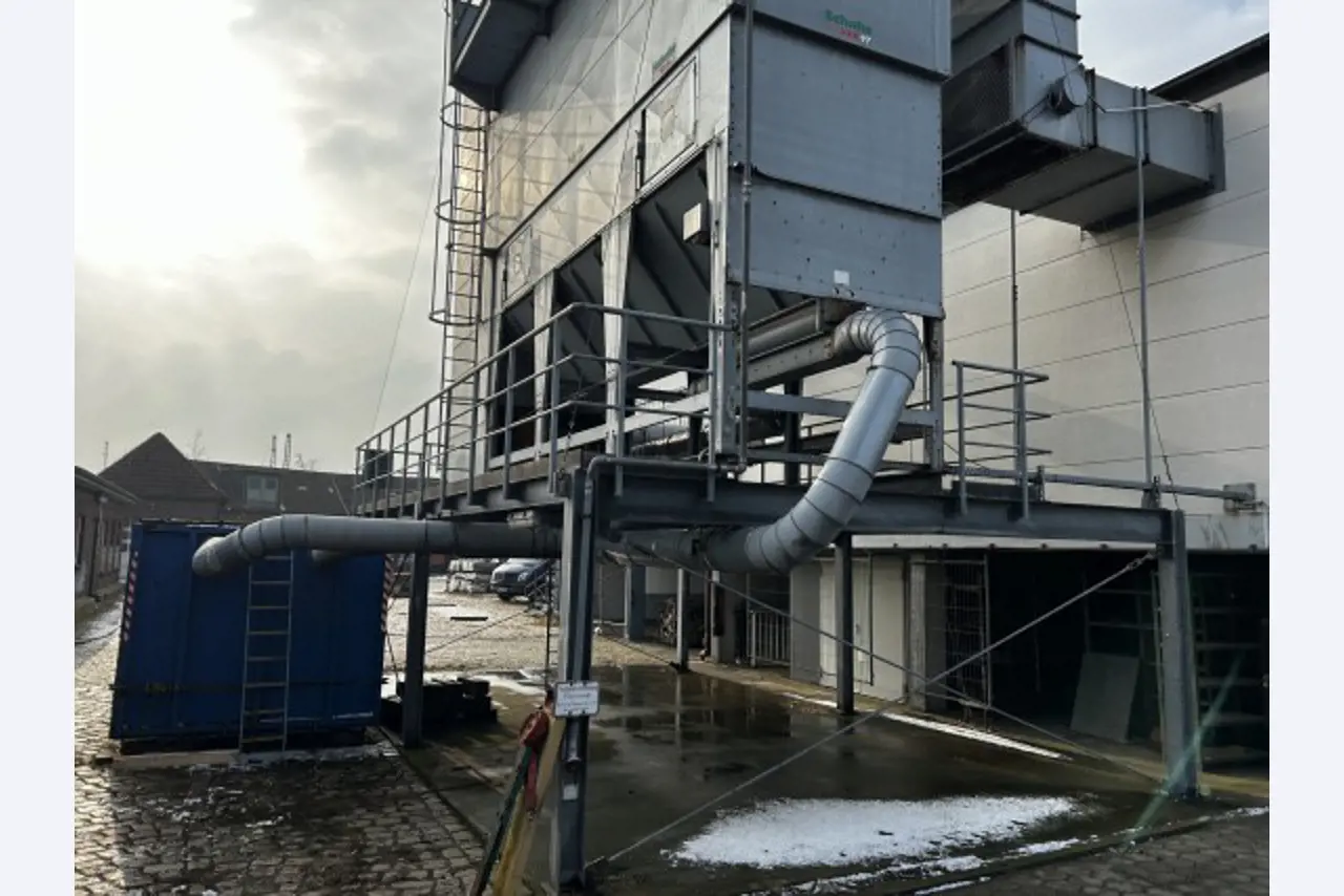 Working ship (direction finding boat) "Deepenschriewer IV" <br>and living barge "WS 3"-8