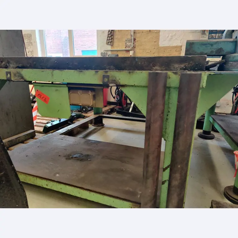 Equipos de taller y fontanería de la zona portuaria-3