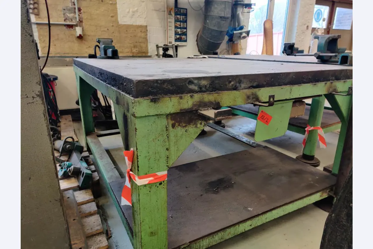 Equipos de taller y fontanería de la zona portuaria-4