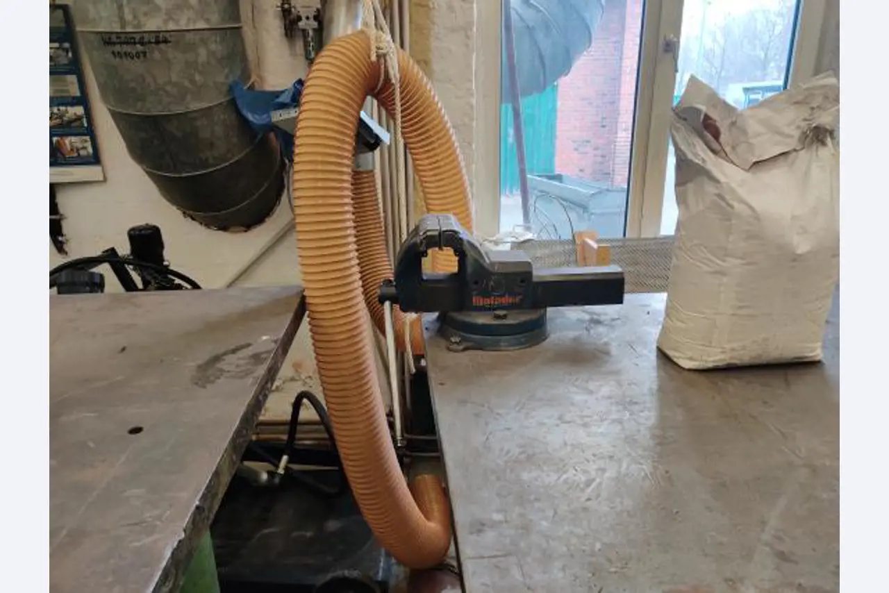 Working ship (direction finding boat) "Deepenschriewer IV" <br>and living barge "WS 3"-3