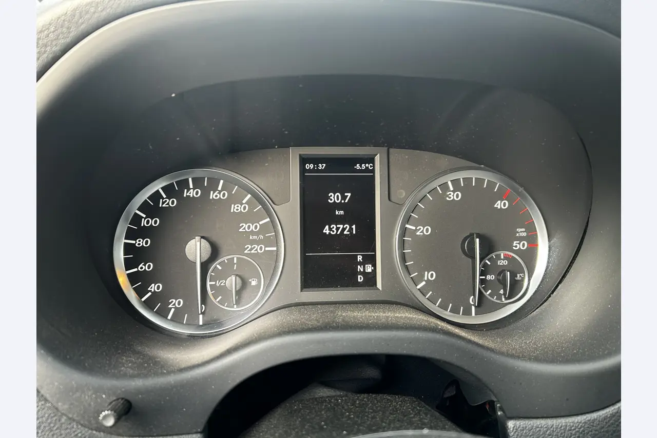 gepflegte Behördenfahrzeuge aus dem Hafenumfeld-10